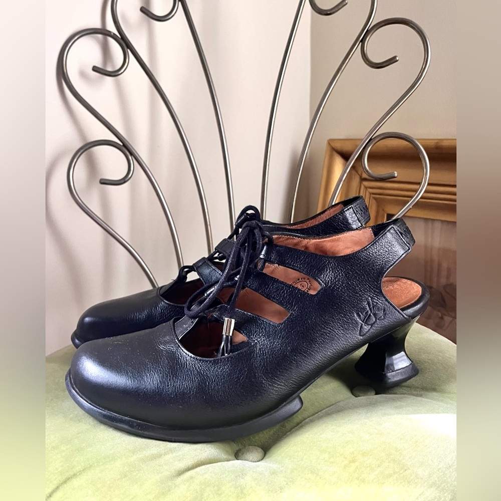 John Fluevog Wearever Slingback SZ 7.5 with Box